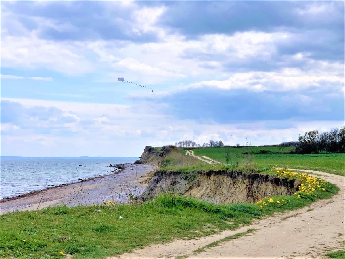 Seelund - Meeresrauschen Lauschen - Ruhiges Sonniges Apartment Mit Garten Und Terrasse Nahe Strand Und Ostsee Schönhagen エクステリア 写真