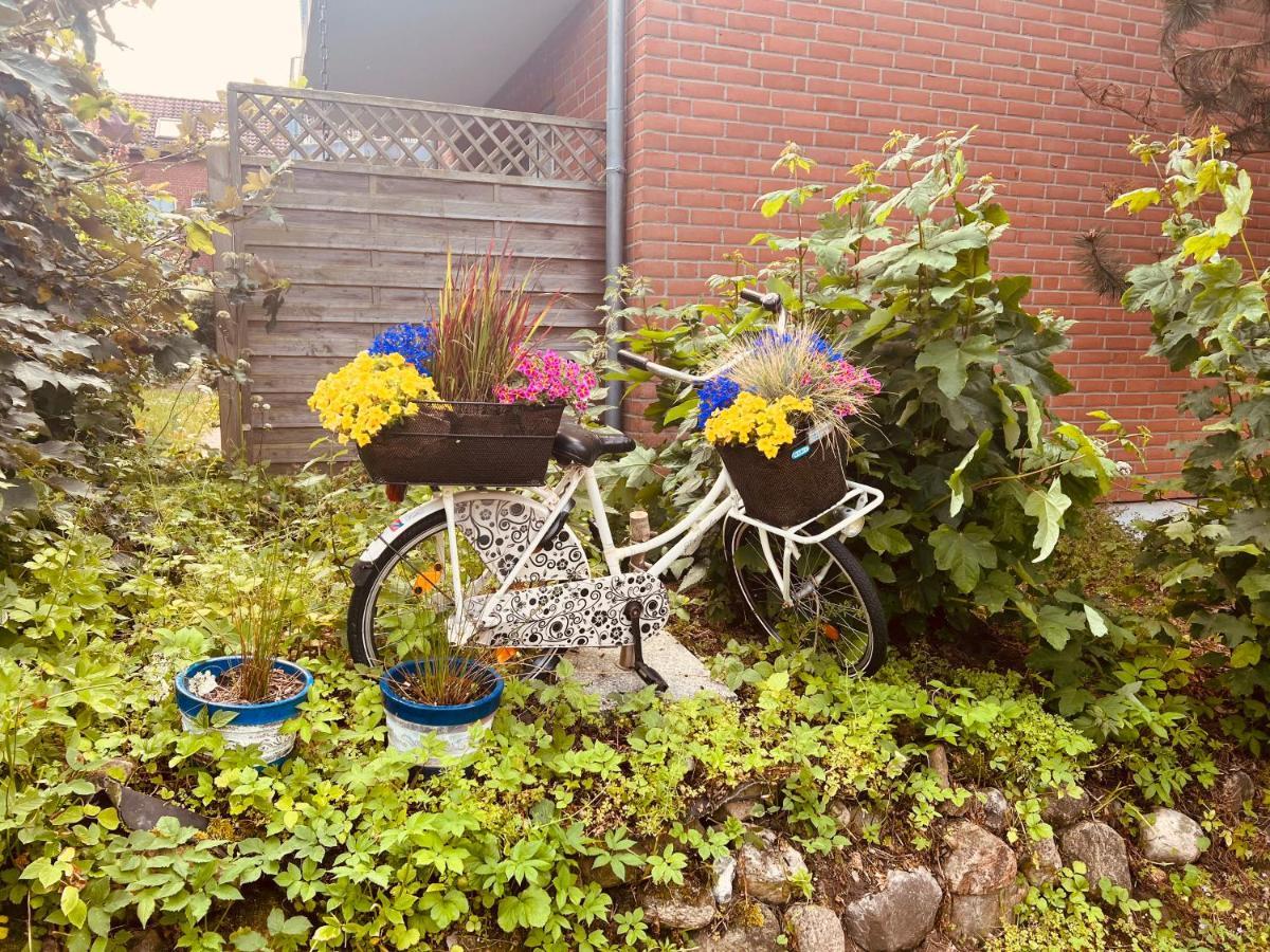 Seelund - Meeresrauschen Lauschen - Ruhiges Sonniges Apartment Mit Garten Und Terrasse Nahe Strand Und Ostsee Schönhagen エクステリア 写真