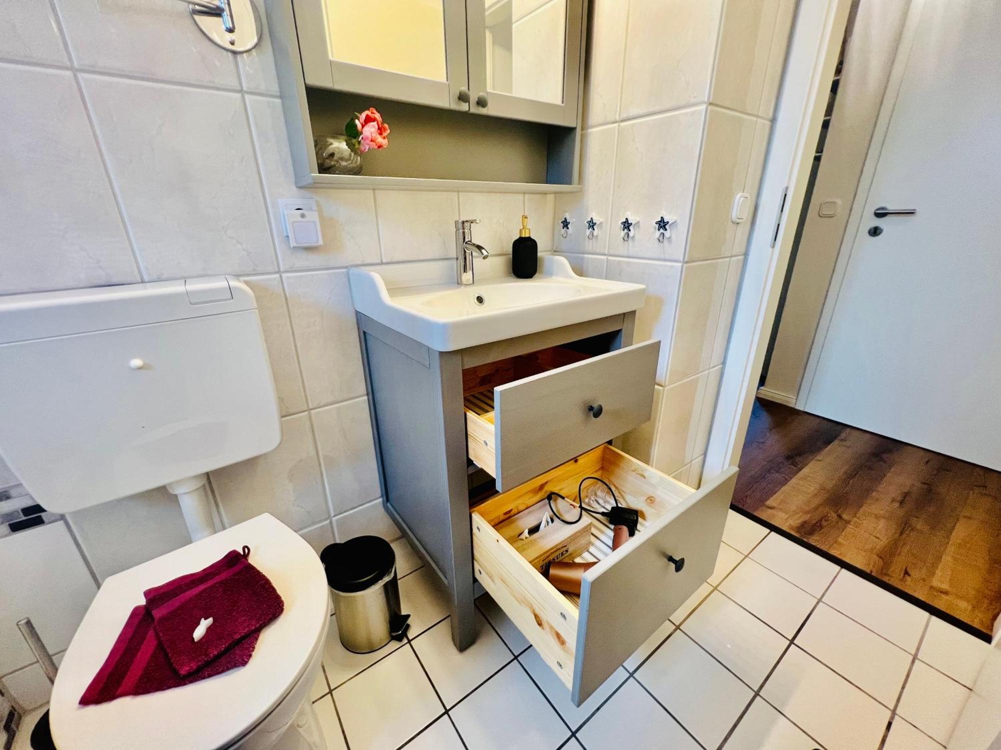 Seelund - Meeresrauschen Lauschen - Ruhiges Sonniges Apartment Mit Garten Und Terrasse Nahe Strand Und Ostsee Schönhagen エクステリア 写真