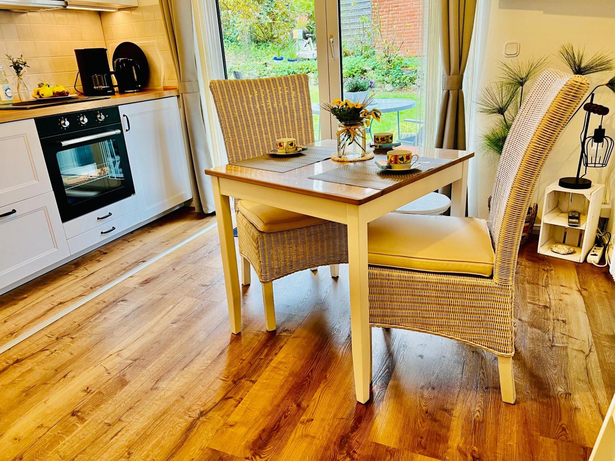 Seelund - Meeresrauschen Lauschen - Ruhiges Sonniges Apartment Mit Garten Und Terrasse Nahe Strand Und Ostsee Schönhagen エクステリア 写真